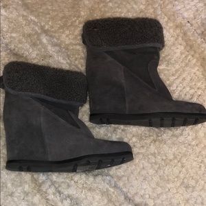 UGG GREY BOOTIES 🖤